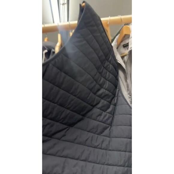 Neighborhood Size Large (4) NWT’s vest NWT’s $350 - Picture 7 of 10